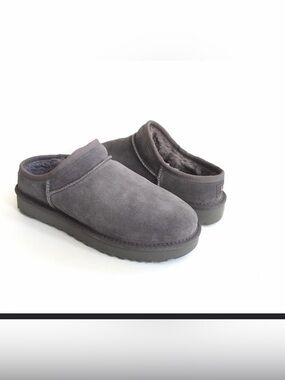 UGG Men's Gray Suede Fleece-Lined Slip-On Clog
